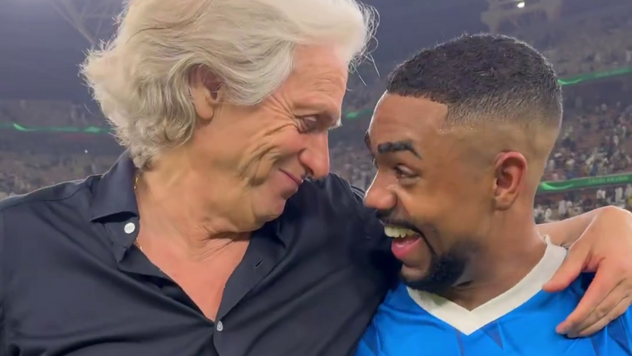 O comentário do treinador em conversa com Malcom após a vitória do Al Hilal sobre o Al Ittihad