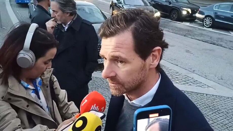 Novo presidente do FC Porto à chegada ao Dragão Arena para assistir à decisão do campeonato de voleibol feminino