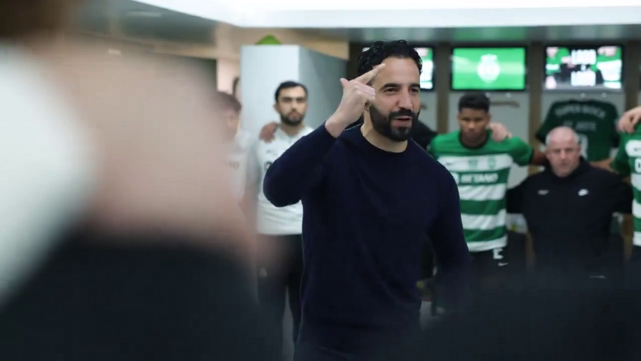 Clube divulgou várias imagens de bastidores da época, com discursos importantes do técnico