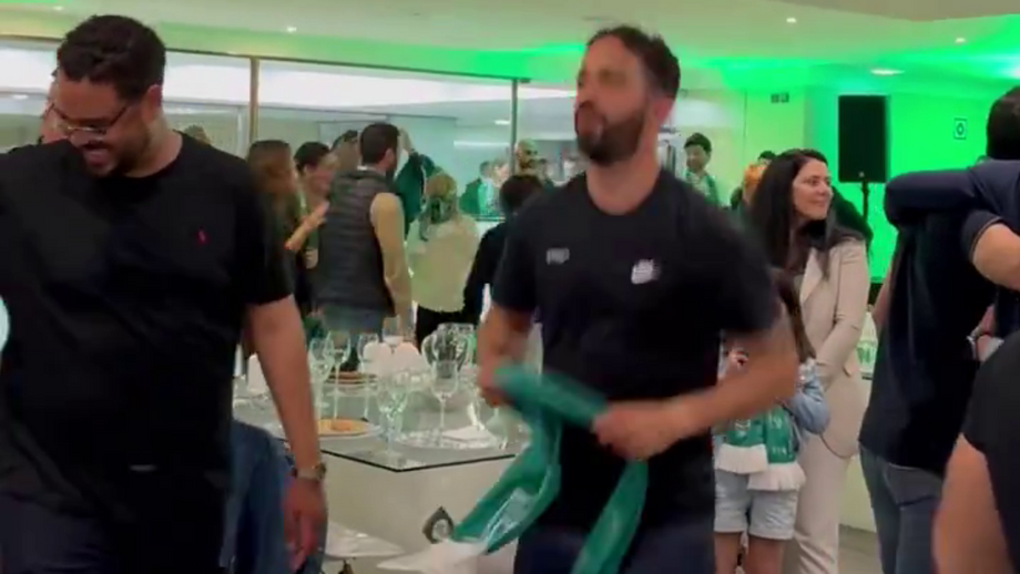 Treinador do Sporting canta uma das músicas que mais acompanhou a equipa durante toda a temporada