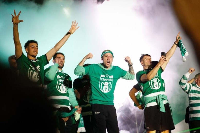 Sporting Campeão: Mar Verde Coroou Equipa No Marquês - Sporting ...