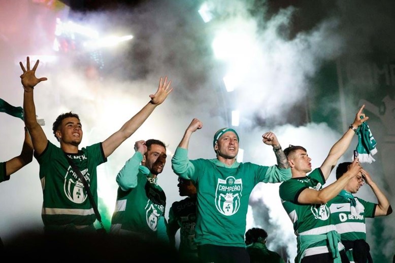 Sporting Campeão: Mar Verde Coroou Equipa No Marquês - Sporting ...