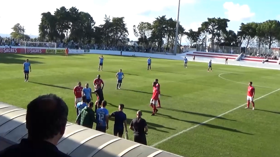 Jogador do V. Setúbal viu dois amarelos e foi... substituído: União de Santarém pondera protestar o jogo