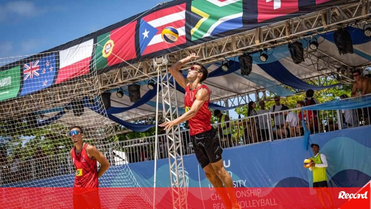 Pedrosa e Campos caem nos 'oitavos' de torneio de voleibol de praia na Polónia