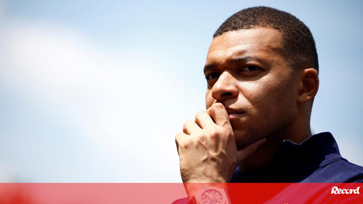 Mbappé vai jogar com a camisola 9 no Real Madrid... mas só por uma temporada