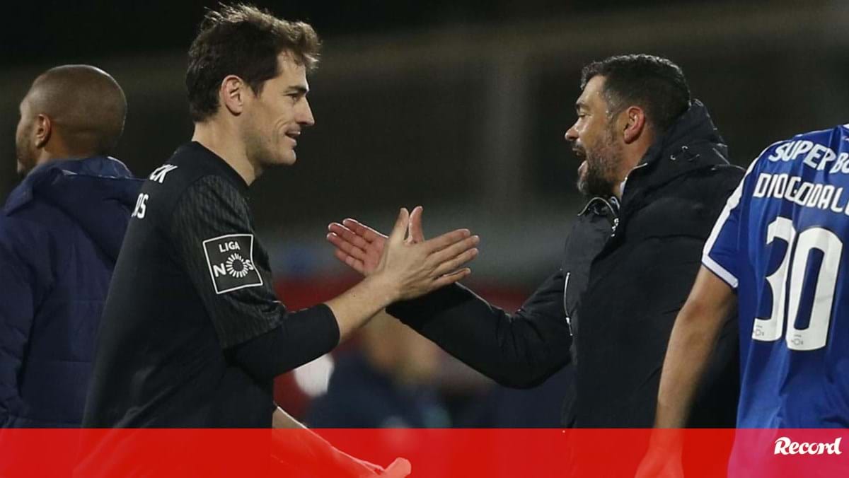 «Uma história que a todos nos orgulha»: FC Porto despede-se de Conceição e Casillas reage