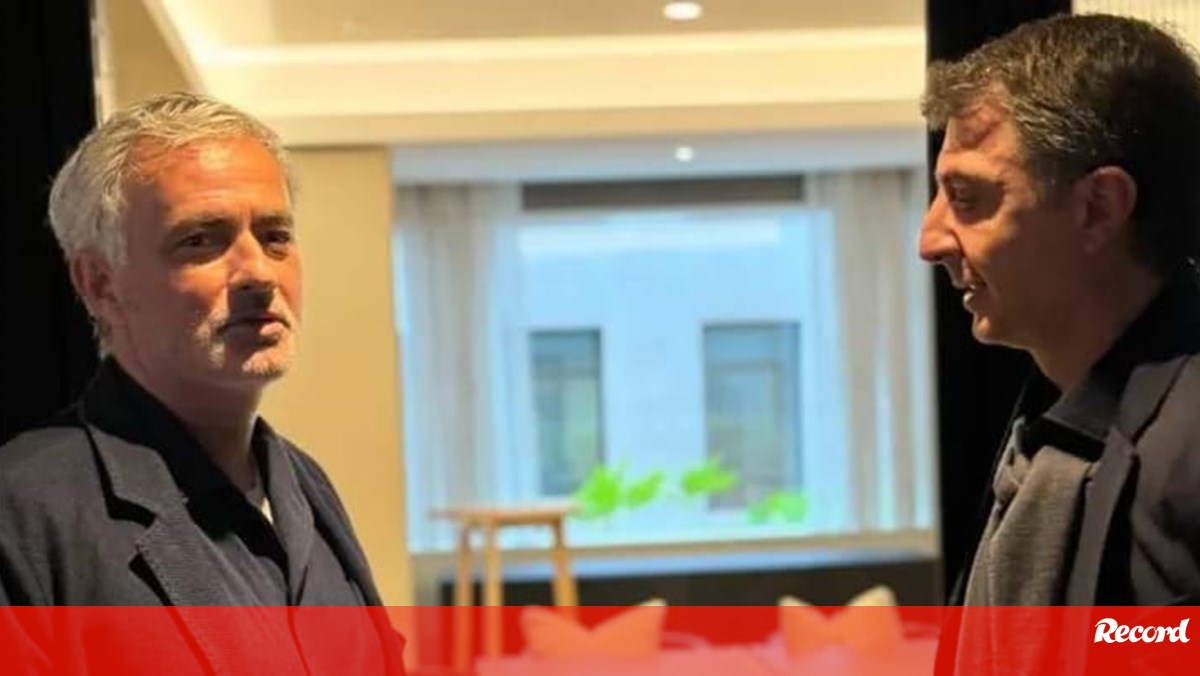 Arveladze lembra incidente de Mourinho com Kvara: «Foste amaldiçoado»