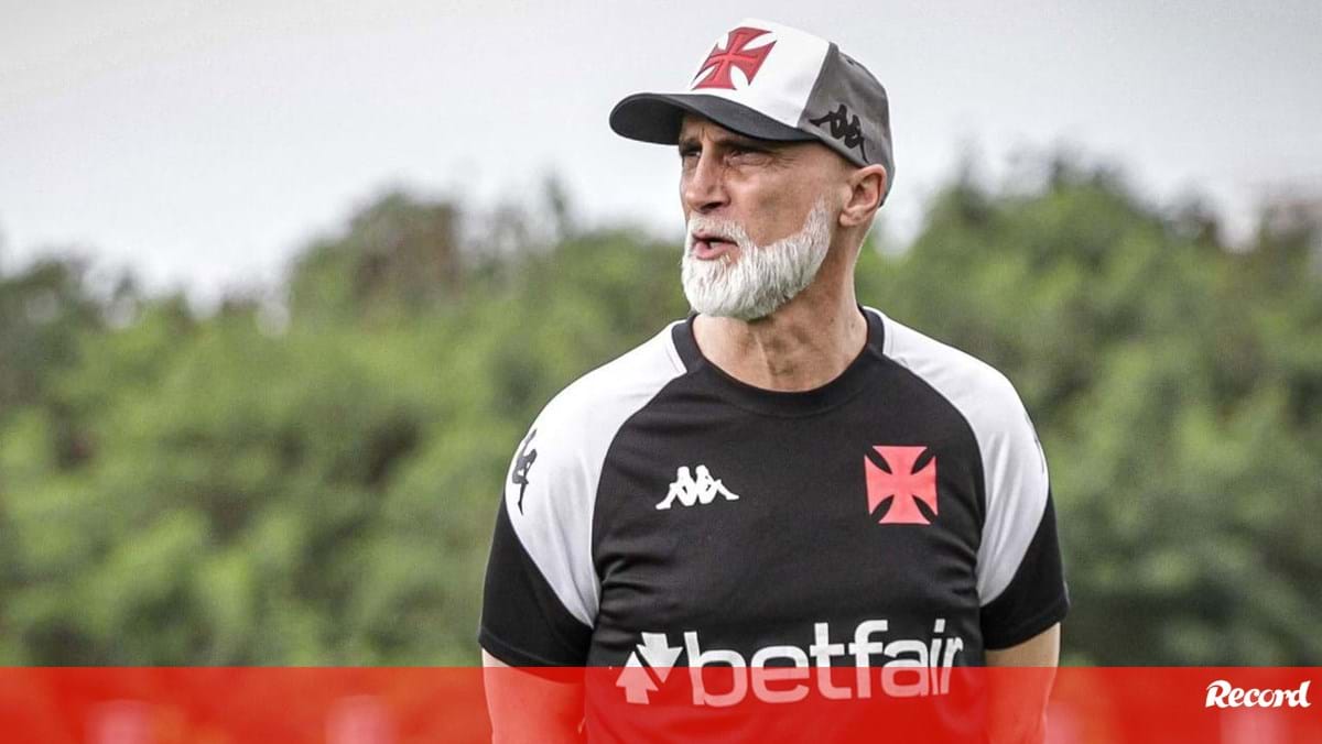 Do discurso repetitivo ao 'desaparecimento'... de um ex-Benfica: os motivos do despedimento de Álvaro Pacheco