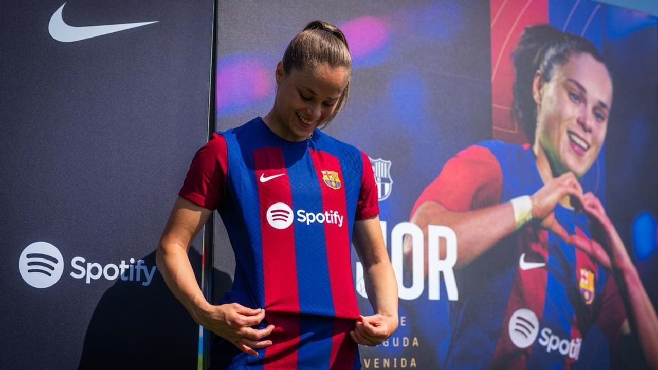 Barcelona Contrata Ewa Pajor Por Verba Recorde E Continua De Olho Em ...