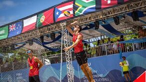 Pedrosa e Campos caem nos 'oitavos' de torneio de voleibol de praia na Polónia