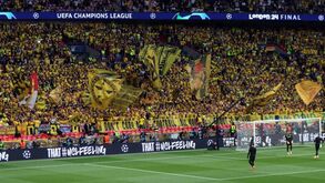 Adeptos do Dortmund criticam UEFA: «Só querem saber de dinheiro»