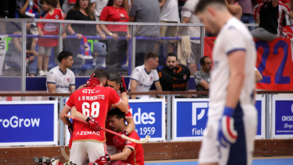Oliveirense-Benfica, 3-3 (2-3 pen.): Águia sorri nos penáltis mas pode perder Ordoñez