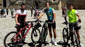 «Objetivo cumprido»: Carreras foi de bicicleta até Santiago de Compostela