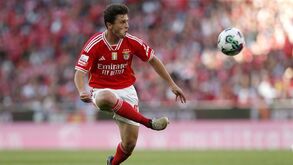 Benfica recusa 60 milhões de euros por João Neves