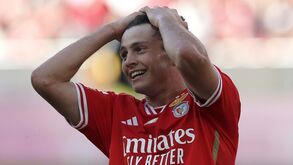 Reter João Neves obriga a vendas no Benfica