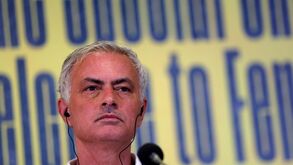 Mais um 'Special Job': José Mourinho à procura de acordar um gigante adormecido