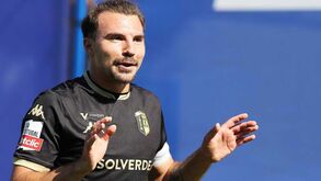 O pedido de Rui Borges, a concorrência e o contrato: os detalhes da ida de Samu para o V. Guimarães