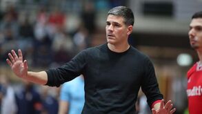 Notícia Record: Mário Silva já não é o treinador do futsal do Benfica