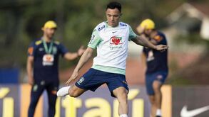 Pepê em destaque na seleção brasileira: «Sinto-me mais médio do que extremo»