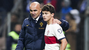 Roberto Martínez quer ajudar João Neves a definir futuro: «Próximos 50 jogos serão muito importantes para a carreira dele»
