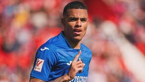 Benfica faz mira a Greenwood: Rui Pedro Braz já se reuniu com o jogador
