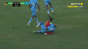 Geny assistiu para o 2-0 e... esteve no meio da confusão no Moçambique-Somália: as imagens