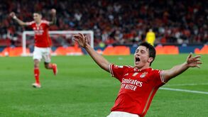 João Neves premiado com mercado a ver