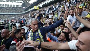 José Mourinho no Fenerbahçe: reencontrar a rota dos títulos é objetivo comum