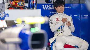 Yuki Tsunoda renova com a RB