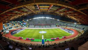 Investimento no estádio para o Euro'2004 