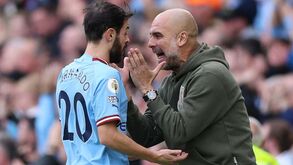 Guardiola 'segura' Bernardo Silva no Manchester City: «É uma jóia...»