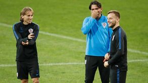 Rakitic: «Seria especial ver Modric levantar o troféu no Euro'2024»