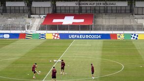 Relvado em Estugarda deixa suíços chocados: «Não é aceitável num torneio como este»