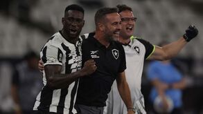 Botafogo de Artur Jorge domina Fluminense e volta a vencer no Brasileirão