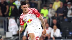 Benjamin Sesko renova com Leipzig até 2029