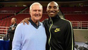 Morreu Jerry West: Da infância difícil ao dia em que 'agarrou' Kobe Bryant