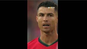 Consegue decifrar o que Cristiano Ronaldo disse antes de marcar o livre?