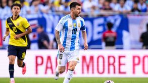 Messi 'responde' a Mbappé: «Cada um dá a importância à competição que joga...»