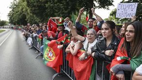 Milhares de adeptos em euforia na chegada da Seleção Nacional a Marienfeld