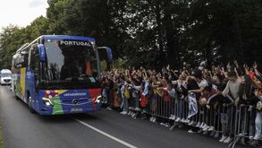Loucura à volta da Seleção Nacional: euforia na Cidade do Futebol, aeroporto e milhares em Marienfeld na receção à equipa