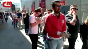 Milhares de sócios do Benfica à espera para entrar no pavilhão da Luz: AG muito concorrida