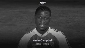 Kevin Campbell, antigo avançado do Arsenal, morre aos 54 anos