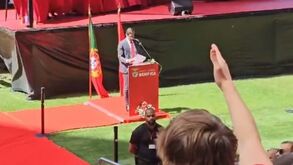 AG do Benfica a ferver: gritos de demissão, assobios e insultos a Rui Costa