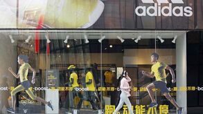 Adidas investiga alegações de suborno na China