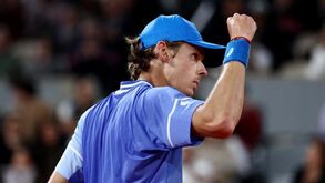 Alex De Minaur vence torneio de 's-Hertogenbosch