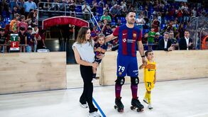João Rodrigues bisa e Barcelona fica às portas do título em Espanha
