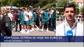 O ambiente à porta do hotel da Seleção na contagem decrescente para a estreia no Euro'2024