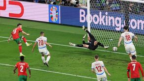 A crónica do Portugal-Rep. Checa, 2-1: jogo de paciência até ao Chico-mate