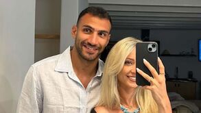 Pavlidis descansa em Mykonos antes de assinar pelo Benfica