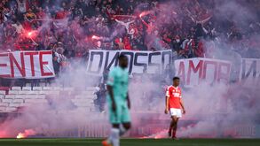 Da pirotecnia às tarjas: Benfica multado em mais de 15 mil euros